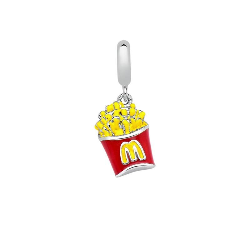 CHARM PENDENTE BATATA FRITA COM DETALHES EM RESINA