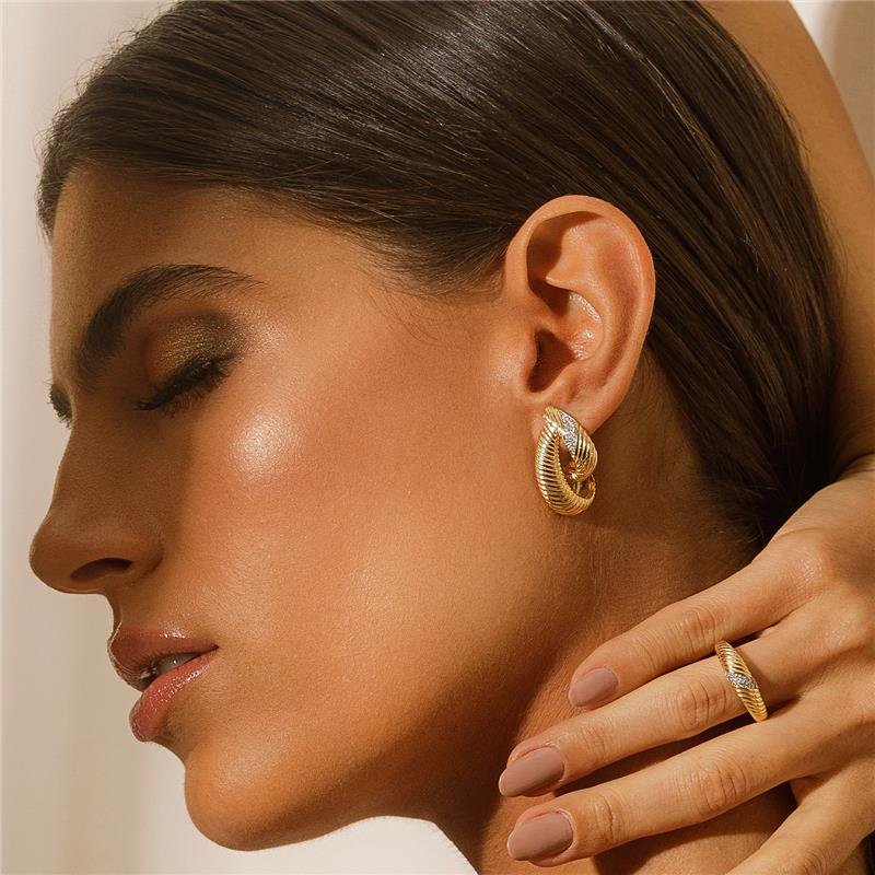 BRINCO TEXTURIZADO COM CRAVAÇÃO