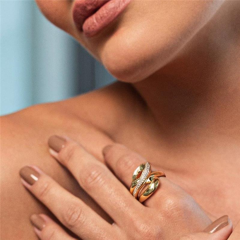 ANEL GOMOS ENTRELAÇADOS E VOLTAS CRAVEJADAS