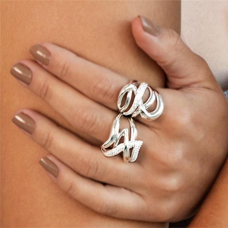 ANEL GOMOS ENTRELAÇADO CRAVEJADO 